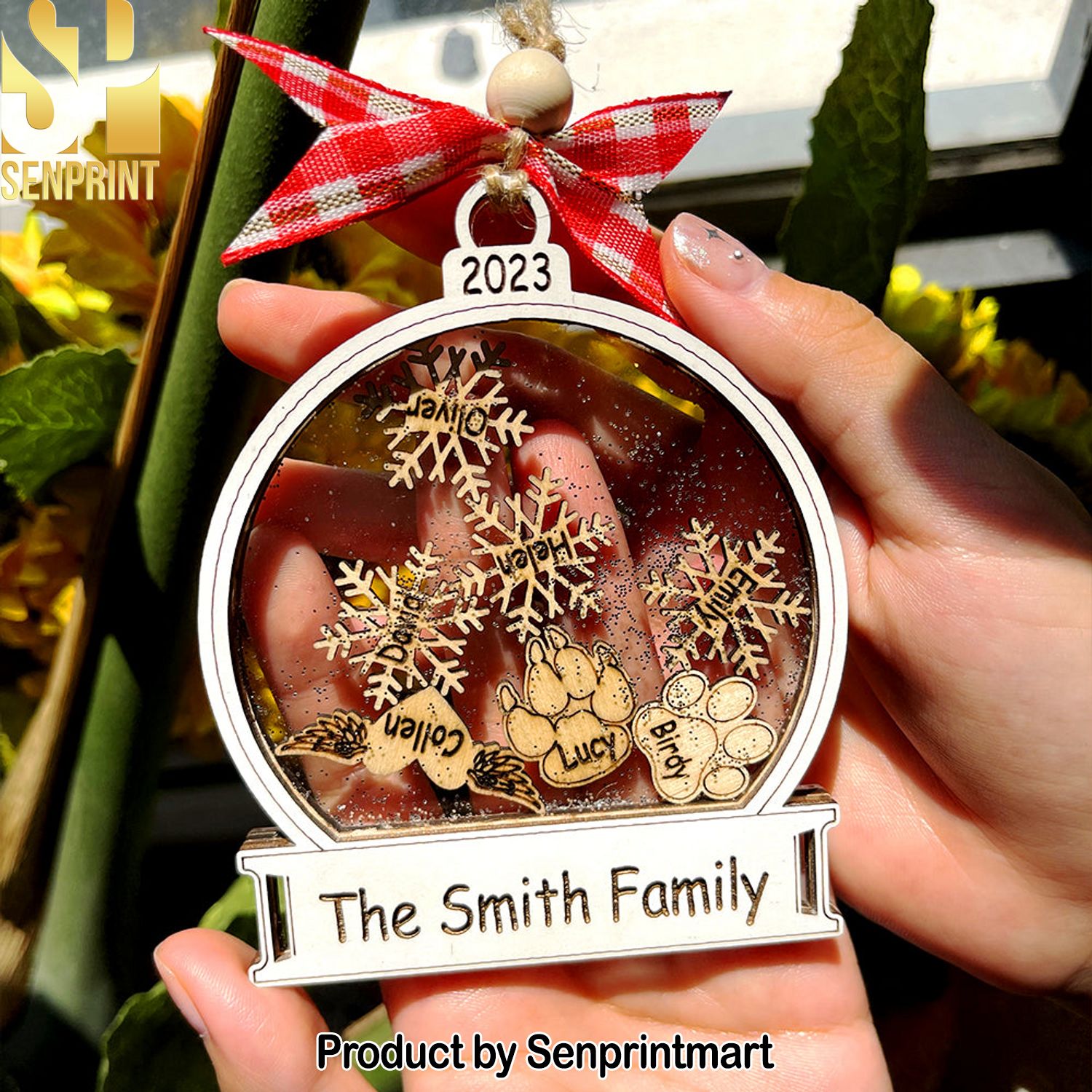 Snow Family, Personalized 4D Shaker Ornament
