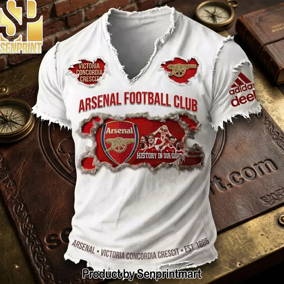 Arsenal Football Club Victoria Concordia Crescit 3D Distressed T-Shirt