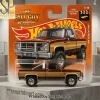 Hot Wheels NFL Dallas Cowboys Collectible Diecast Toy Truck Hot Wheels NFL Dallas Cowboys Collectible Diecast Toy Truck